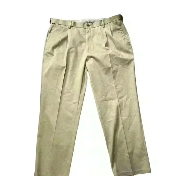 Haggar Men's Classic Fit Iron-Free Premium Khakis 40 x 30 Beige Light‎ Brown - Picture 1 of 9